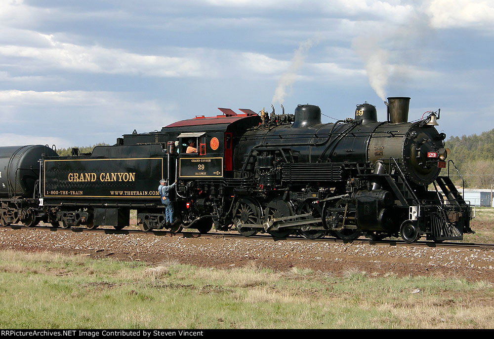 Grand Canyon Railway's 2-8-0 steam engine GCRY #29 wyes train.